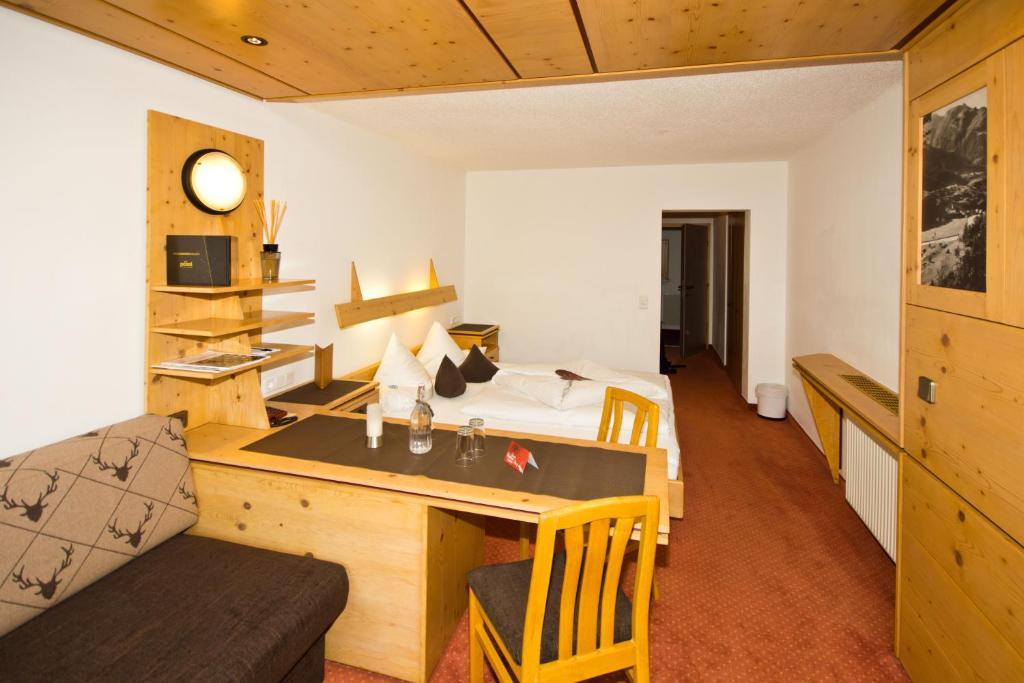 Hotel Garni Hainbacherhof Сьолден Стая снимка