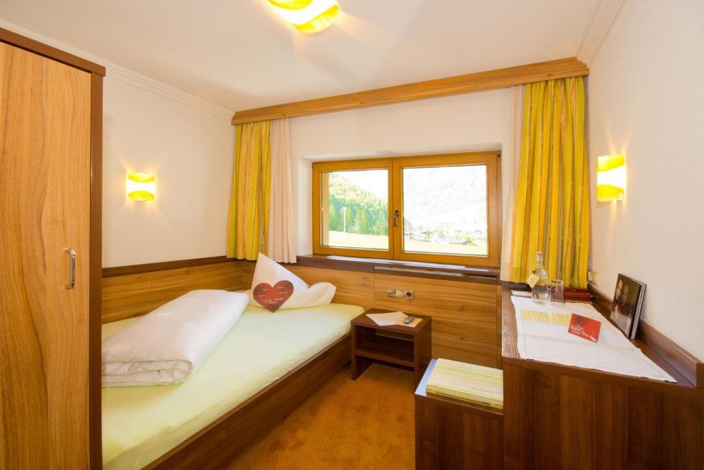 Hotel Garni Hainbacherhof Сьолден Стая снимка