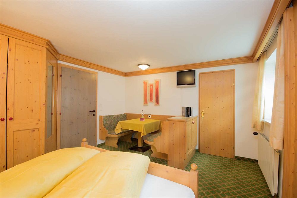 Hotel Garni Hainbacherhof Сьолден Екстериор снимка