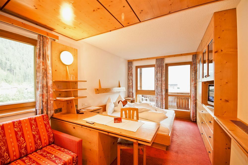 Hotel Garni Hainbacherhof Сьолден Екстериор снимка